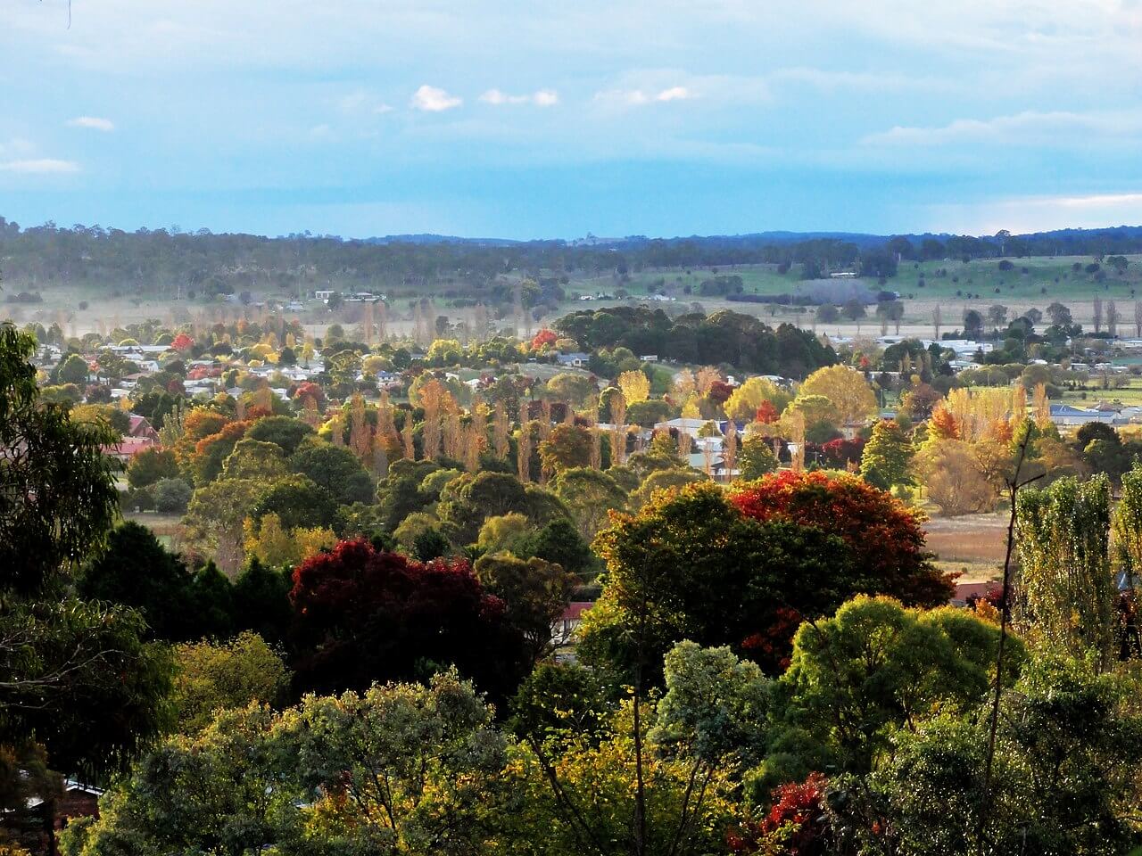 Panoramic photo of Glen Innes in NSW, taken by Annette Teng (Wikipedia)